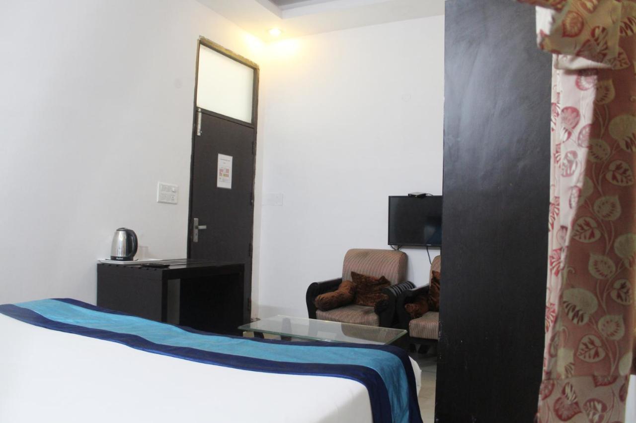 Hotel Trio Residency Near Noida City Center 外观 照片